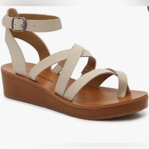 Lucky Brand NEOT Home Sandshell Florence Strap Wedge Sandal w Buckle Closure(6)